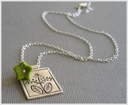 flower-and-fern-pendant-with-wasabi-flower-necklace