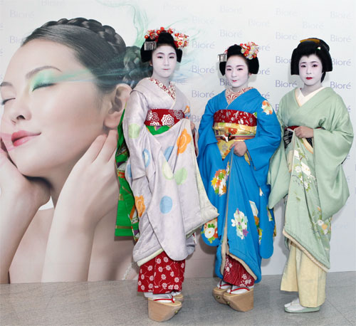 geisha face makeup. how Biore#39;s makeup remover