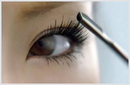 eyelash mascara