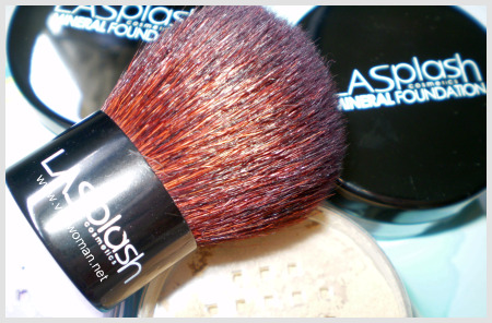 la-splash-kabuki-brush