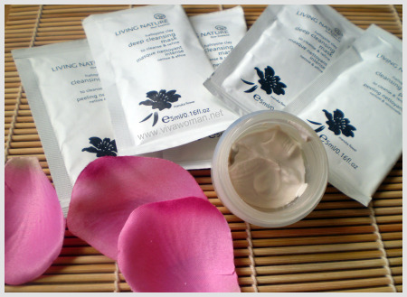 Living Nature Cleansing Peel Mask