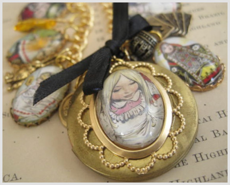 Alice In Wonderland Charming Bracelet