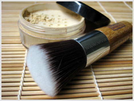 Everyday Minerals Flat Top Brush