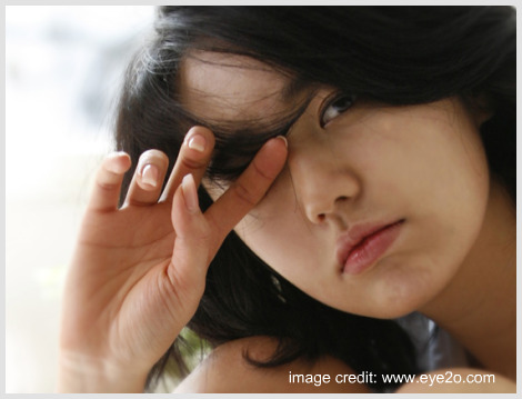 Yun Eun Hye looking sleepy