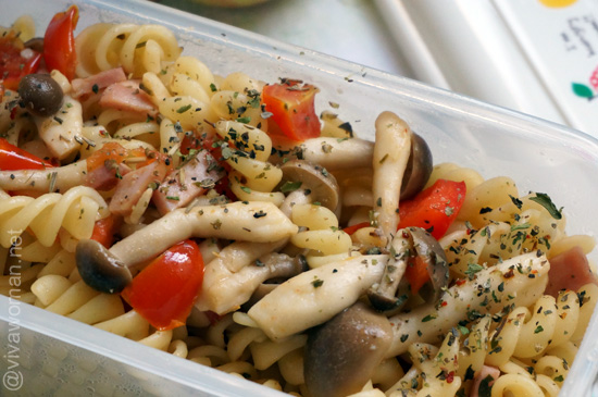 mushroom-pasta-lunchbox