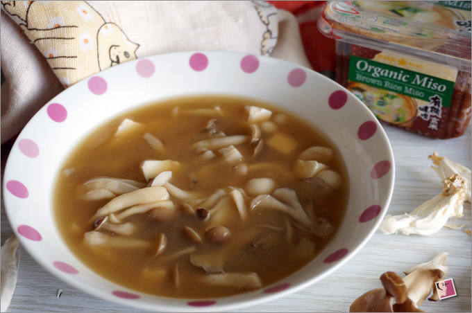 miso soup with assorted mushrooms