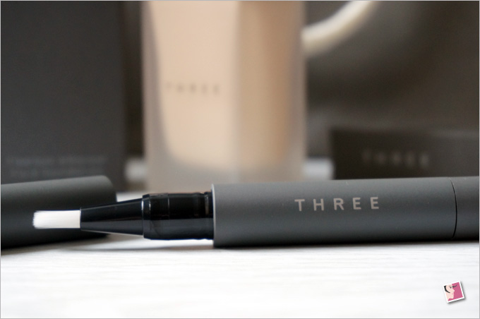 Three Advanced Smoothing Concealer